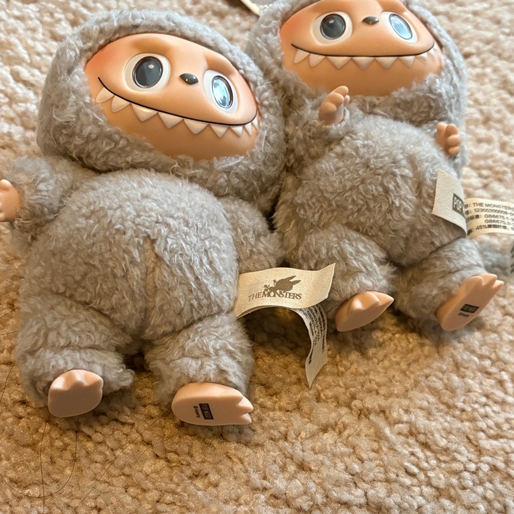 Labubu The Monster Plush 2 of them - Picture 6 of 11